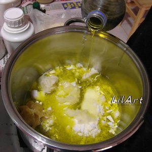 LilArt Doğal Sabun Üretimi -3- Sonra Sıvı Yağlar Eklenir